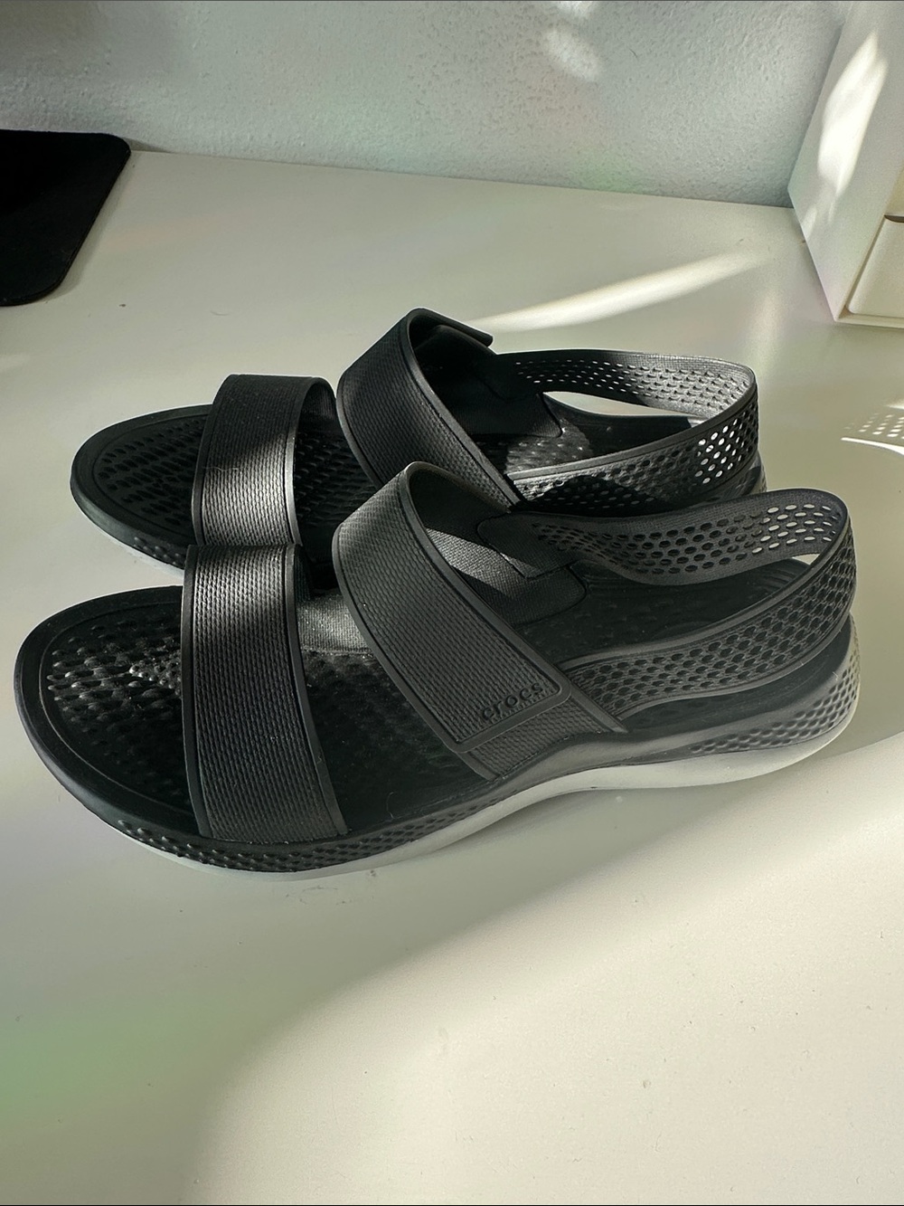 Crocs Black Double Strap Sandals Women’s Size 6 Lightweight Comfort EUC